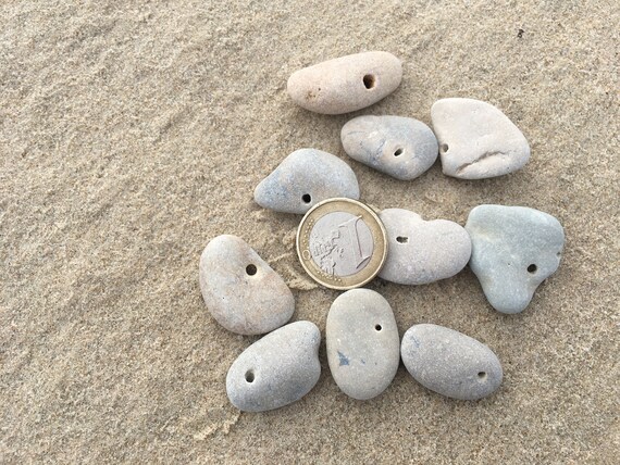 a60 5 natural holed beach stones Sea stones Holey stones Size1.6-2.0#magic stone-amulet-talisman good luck stone etc. odin stone