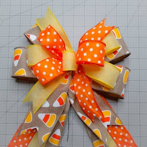 Halloween Bow, Orange/Yellow, Candy Corn on Beige, Yellow Linen, Polka Dots