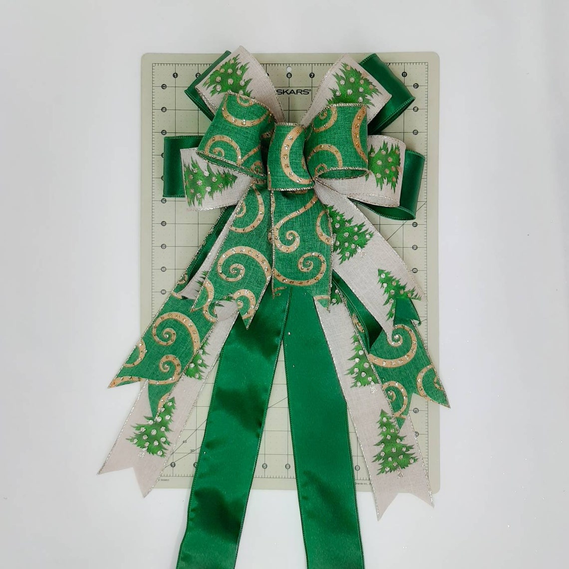 Christmas Bow Wreath Bow Green Gold Swirls Beige Linen Etsy