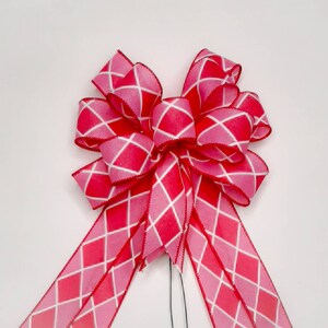 Valentine&#39;s Day Bow, Pink Harlequin