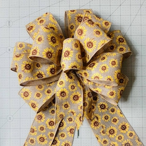 Fall Bow, Sunflowers on Natural, Size Medium