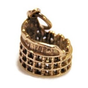 Rome&#39;s Colosseum Yellow Gold Charm Pendant