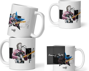 Taza con dibujo a lápiz inspirado en Sam F. Obra de arte original