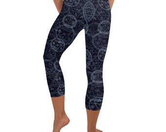 Patterned Capri Leggings: Navy Magic Circle Print for Women's Yoga & Workout