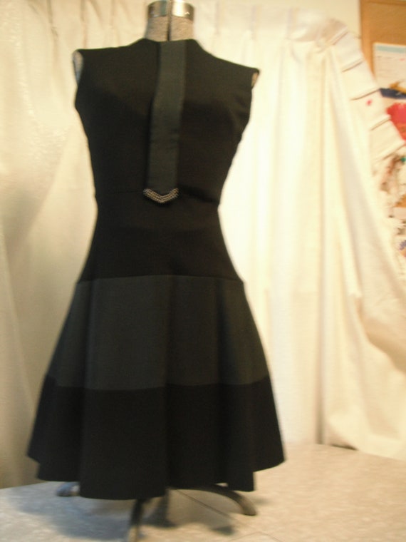 Little Black dress-vintage and Adorable-SZ-5,6,7