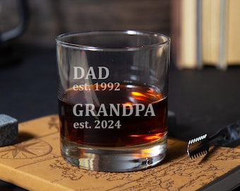 Dad Grandpa Whiskey Glass Gift Set, New Grandpa Gift, Grandpa Pregnancy Announcement, Custom Bourbon Glasses Personalized Whiskey Glass