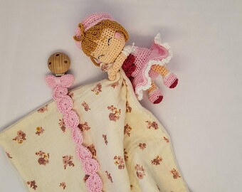 Soft swaddle blanket with crocheted Sakura doll, ideal for baby shower gifts, newborn photoshoots, baby room decoration...