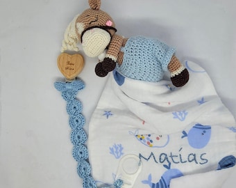 Soft swaddle blanket with crocheted horse, ideal for baby shower gifts, newborn photoshoots, baby room decoration...