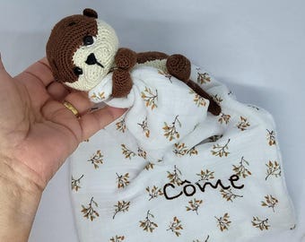 Crocheted otter swaddle blanket (version 2), ideal for baby shower gifts, newborn photoshoots, baby room decoration...