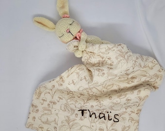 Soft swaddle blanket with crocheted rabbit, ideal for baby shower gifts, newborn photoshoots, baby room decoration...