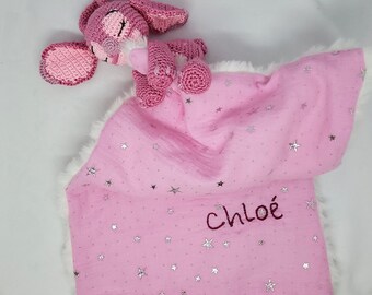 Soft swaddle blanket with crocheted Angel de Stitch design, ideal for baby shower gifts, newborn photoshoots, baby room decoration...