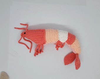 Crocheted shrimp in mercerized cotton, ideal as a gift for a child or adult