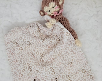 Crocheted muslin blanket with monkey design (model 2), ideal for baby shower gifts, newborn photoshoots, baby room decoration...