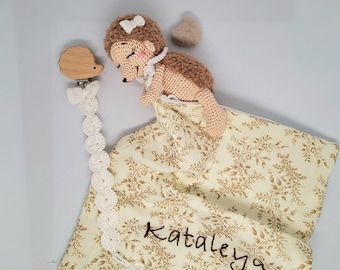 Soft swaddle blanket with crocheted hedgehog, ideal for baby shower gifts, newborn photoshoots, baby room decoration...