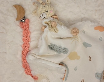 Crocheted giraffe swaddle blanket, ideal for birth gifts, newborn photo shoots, baby room decoration...