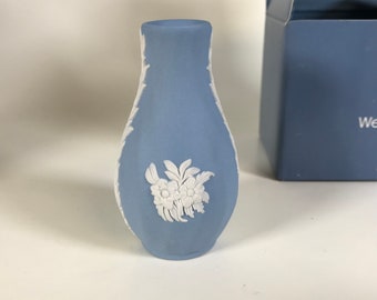 ルル　ウェッジウッド　ジャスパー　ミニチュア　花瓶 ウェッジウッド ブルー ジャスパーウェア フローラル スワール ミニ 3
