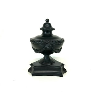 18th Century Wedgwood and Bentley Black Basalt Urn