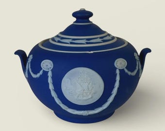 Wedgwood Cobalt Blue Jasperware Sesquicentennial George Washington 1789-1939 Sugar Bowl