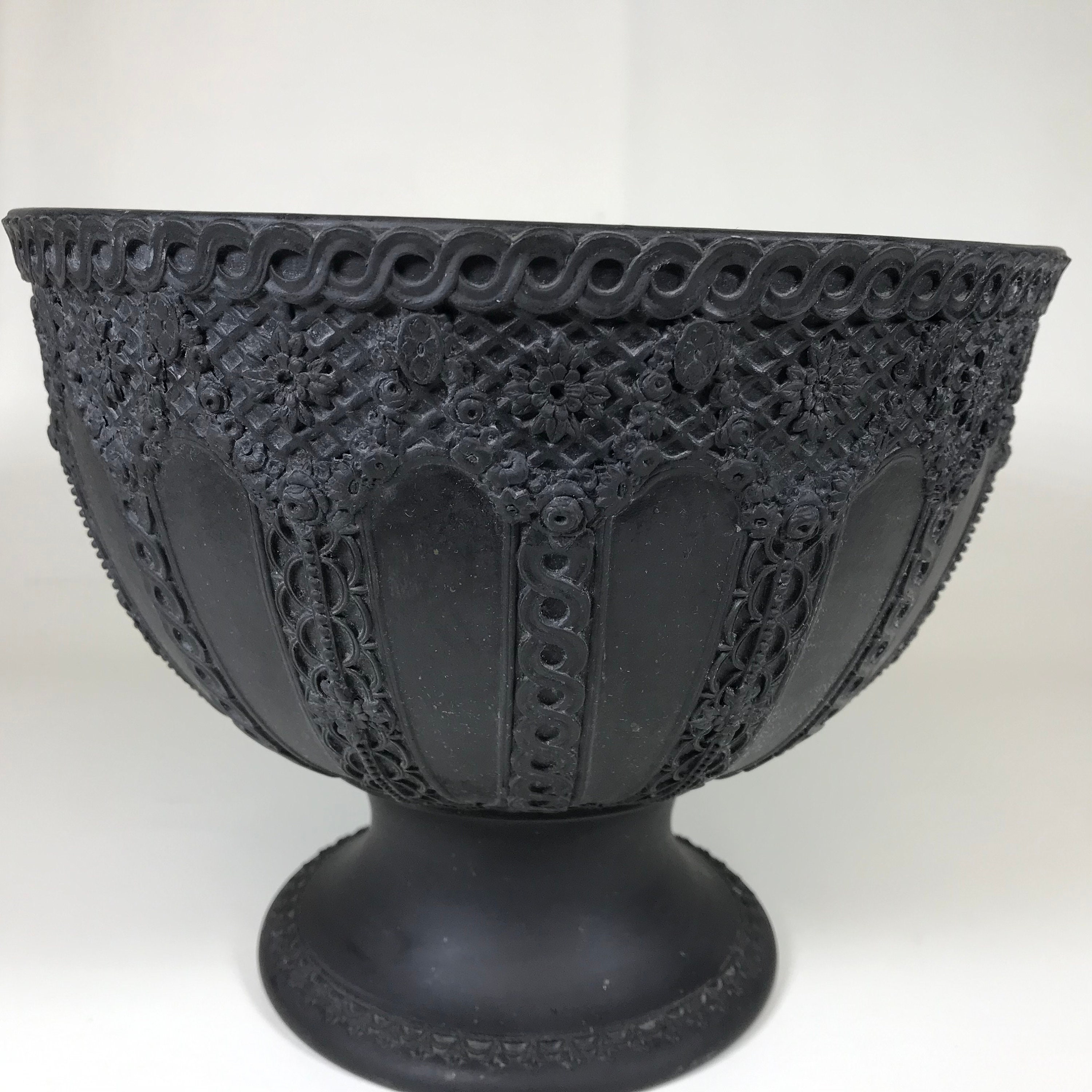 希少なウェッジウッド ブラック バサルト 脚付きセンターボウル - Etsy