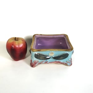 19th C. Majolica Pottery Footed Sardine Box w/ Shell Decoration