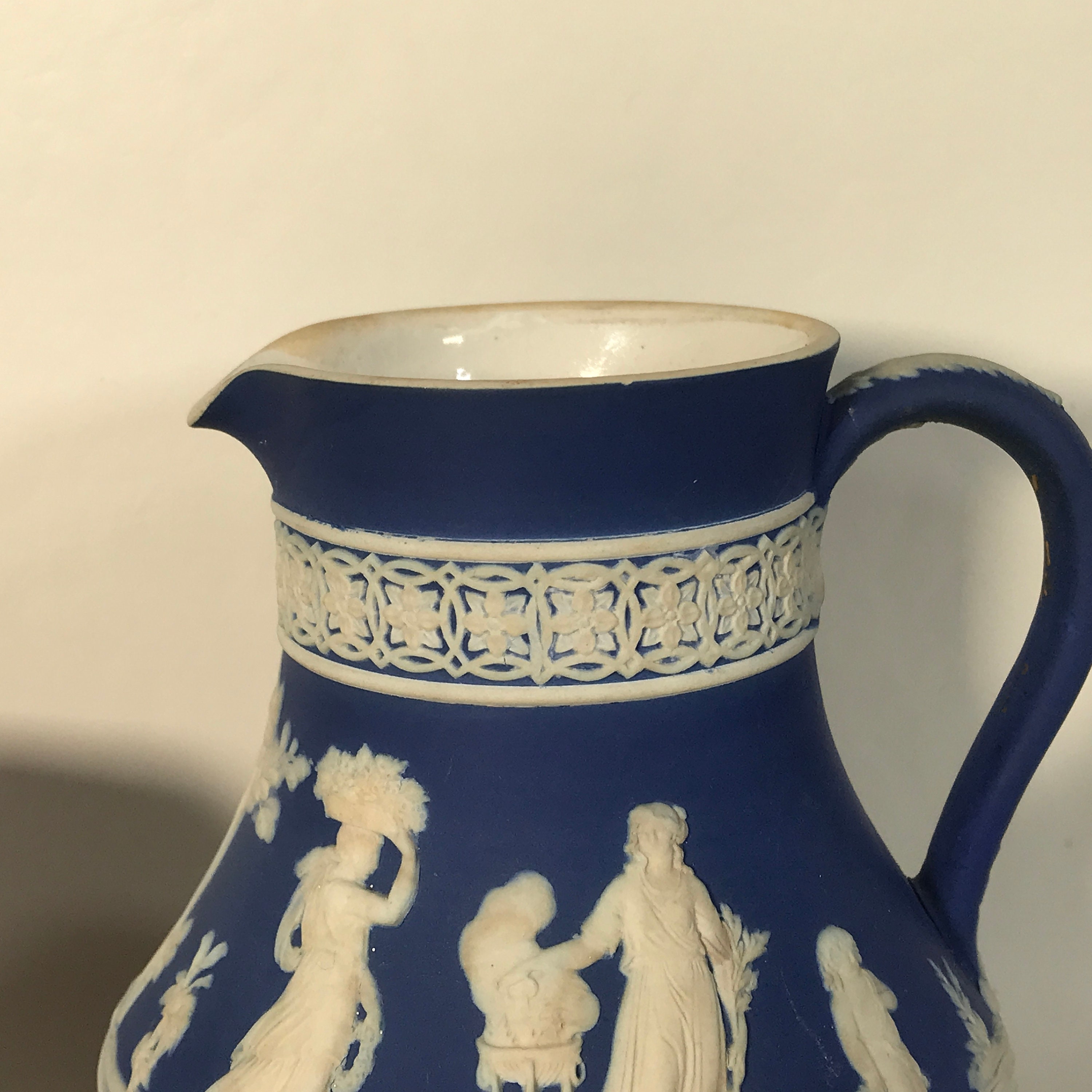ウェッジウッド　1900年頃製造　ディップドブルー　ジャスパーウェア　ピッチャー il_1080xN.5764506512_h8c6.jpg