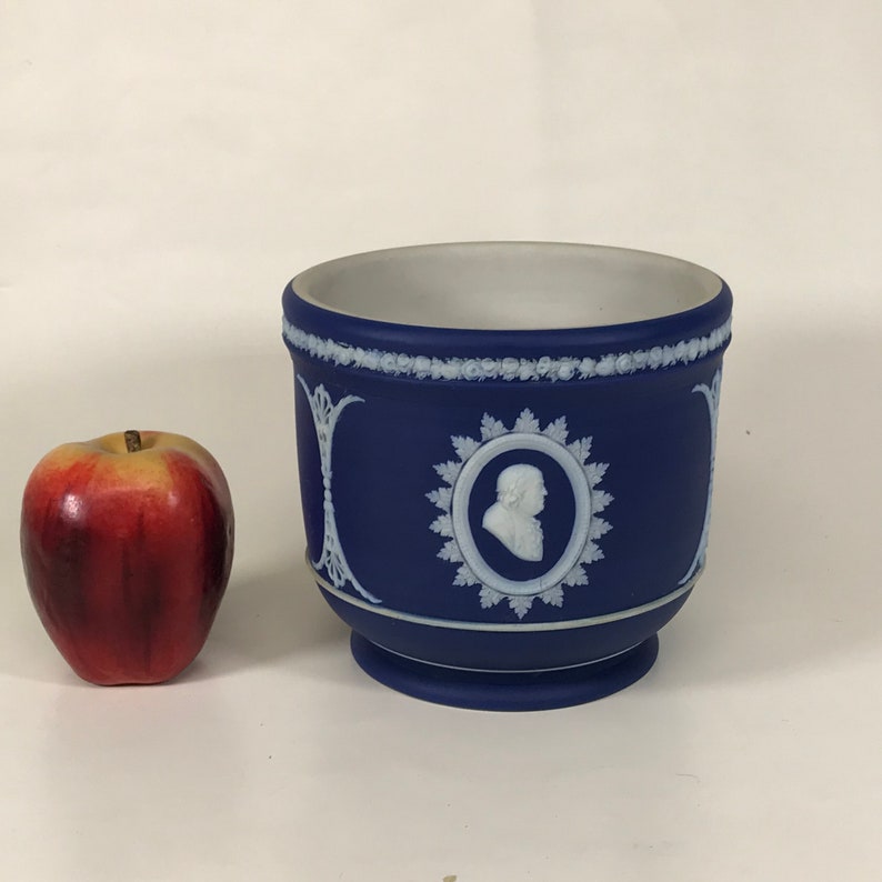 Rare Wedgwood Dark Blue Jasperware Planter Cache Pot Founding Fathers