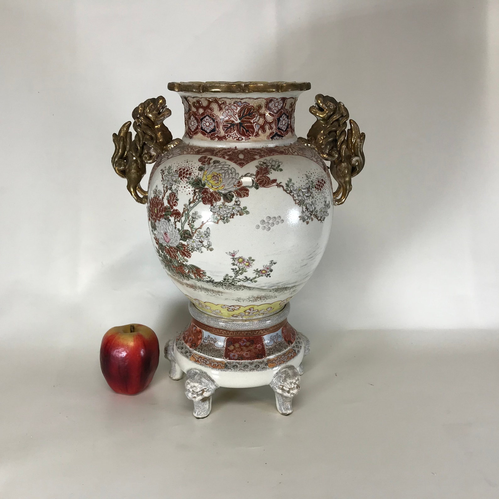 Vase japonais antique de Satsuma sur le stand Etsy