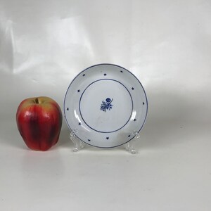 18th Century Chinese Export Porcelain Shallow Small Bowl