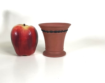 Ca. 1971 Wedgwood Basalt on Terracotta Jasper Vase