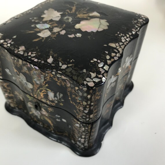 19th Century MOP Decorated Lacquered Paper Mache Box Gem
