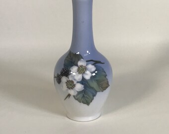 ロイヤル コペンハーゲン 磁器 ブラックベリー フラワー 5 1/2 インチ