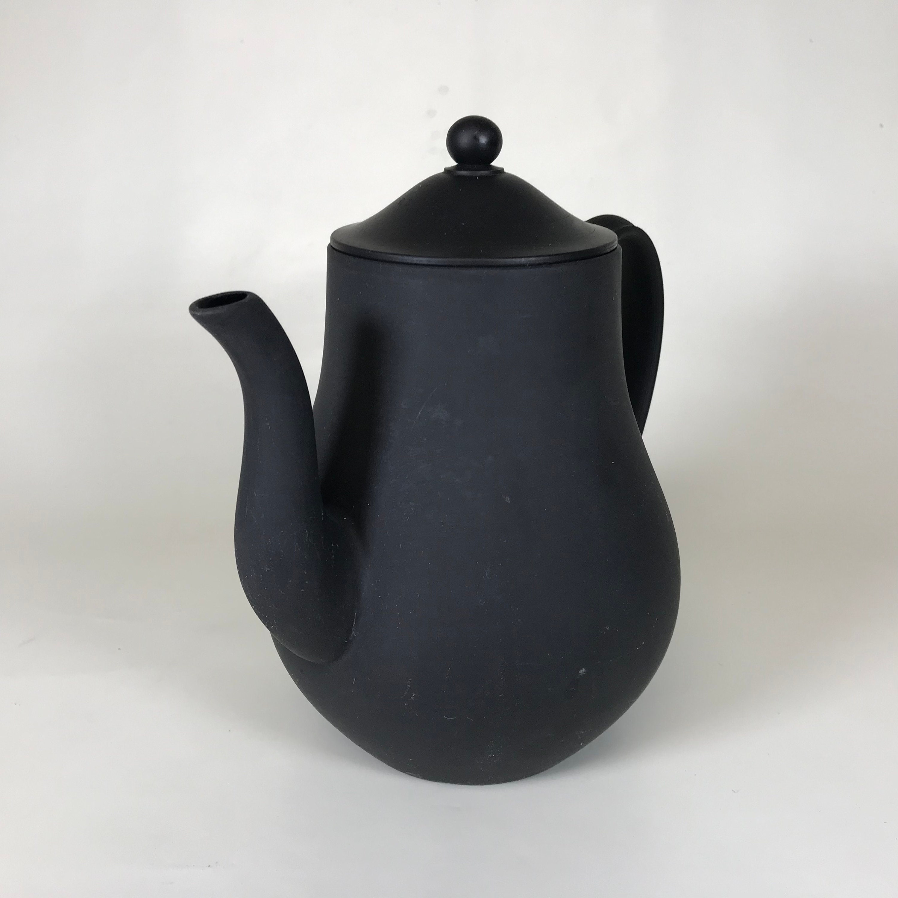 ウェッジウッド　ポット　容器　小物入れ　黒壺　イギリス il_fullxfull.3653649933_9hb0.jpg