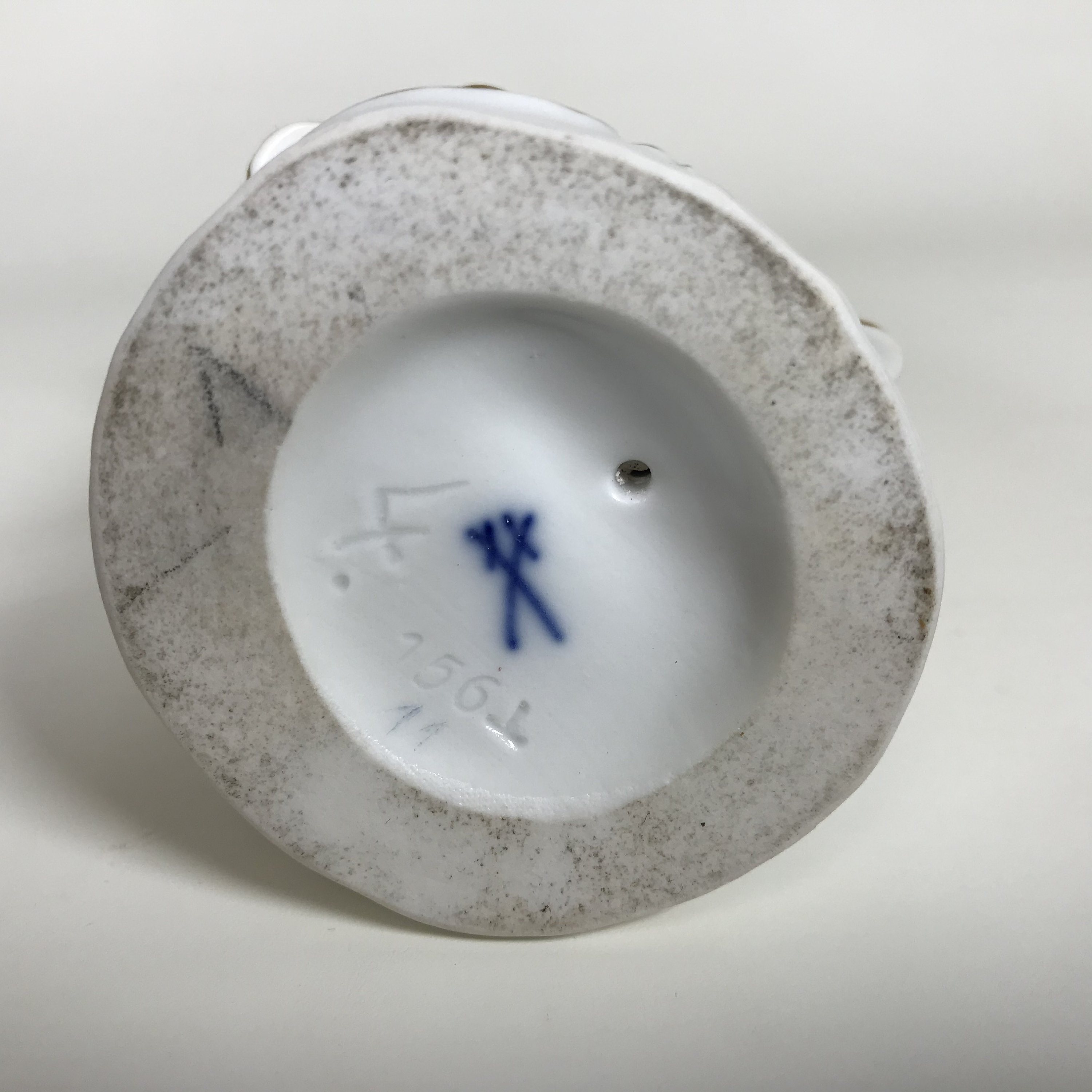 ✤1924年以前マイセン（Meissen）『糸を紡ぐ女性』 ✤1924年以前マイセン（Meissen）『糸を紡ぐ女性』