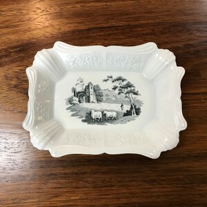 Late 1700s English Pearlware Shallow Dish Raised Decoration
