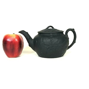 Rare Rare Antique Wedgwood Black Basalt Acorn Pattern Teapot