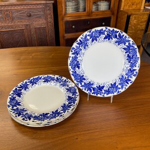 Set of 4 Coalport 4891-A England Blue Leaves on White Dinner Plates ~ 10 3/4&quot;