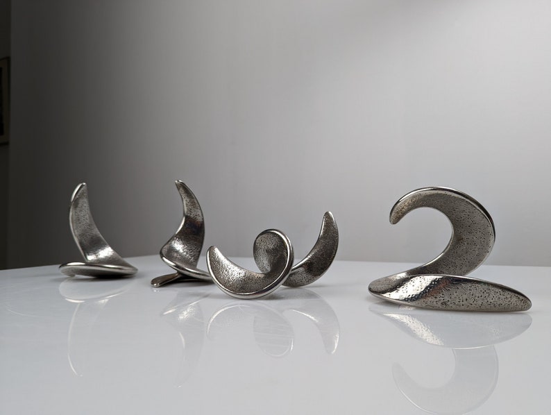 Ensemble de sculptures en acier en spirale signées de l'artiste années 1980 image 1