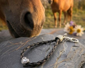 Pferdehaarschmuck Schlüsselanhänger mit Herz aus dem Schweifhaar vom eigenen Pferd