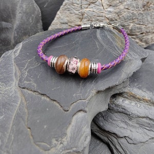 Armband kleurrijk, minikralen gevuld met haar, bont, hond, kat, huisdieren, as, man, souvenir, cadeau, sieraden van dierenhaar