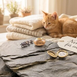 Cuentas conmemorativas de 16 mm de tamaño, rellenas de pelo, cenizas o cordón umbilical; cuenta con nombre; joyería con pelo de mascota; recuerdo personalizado. imagen 2