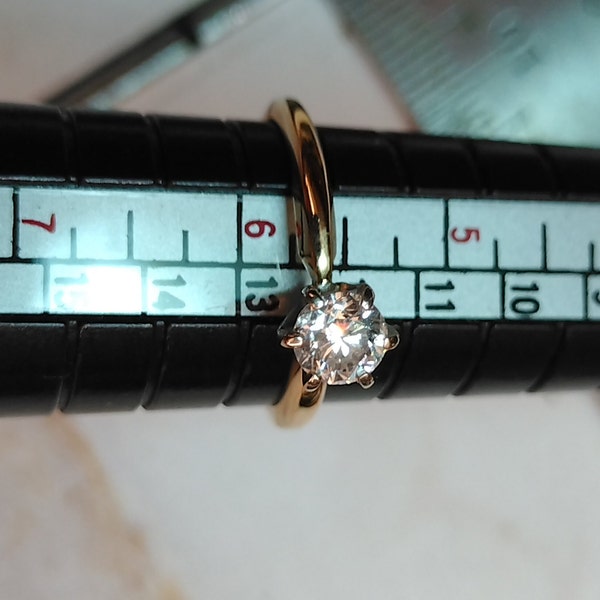 Exquisite .50ct VS Natural Diamond Engagement Ring, meticulously crafted in lustrous yellow gold.