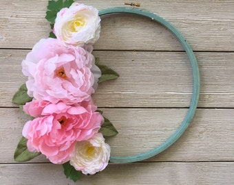 Embroidery Hoop Wreath/Summer Decor Wreath/Boho Hoop Wreath/Spring Hoop Wreath