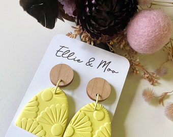 Large textured polymer clay dangles in yellow, Art Deco earrings,  minimalistic design,  colourful earrings - happy gift - timber earrings