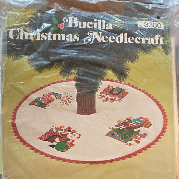 RARE 1978 Night Before Christmas Jeweled Christmas Tree Skirt/Table Center Bucilla Felt Kit 3880 - 45" Round - Unopened - Free Ship