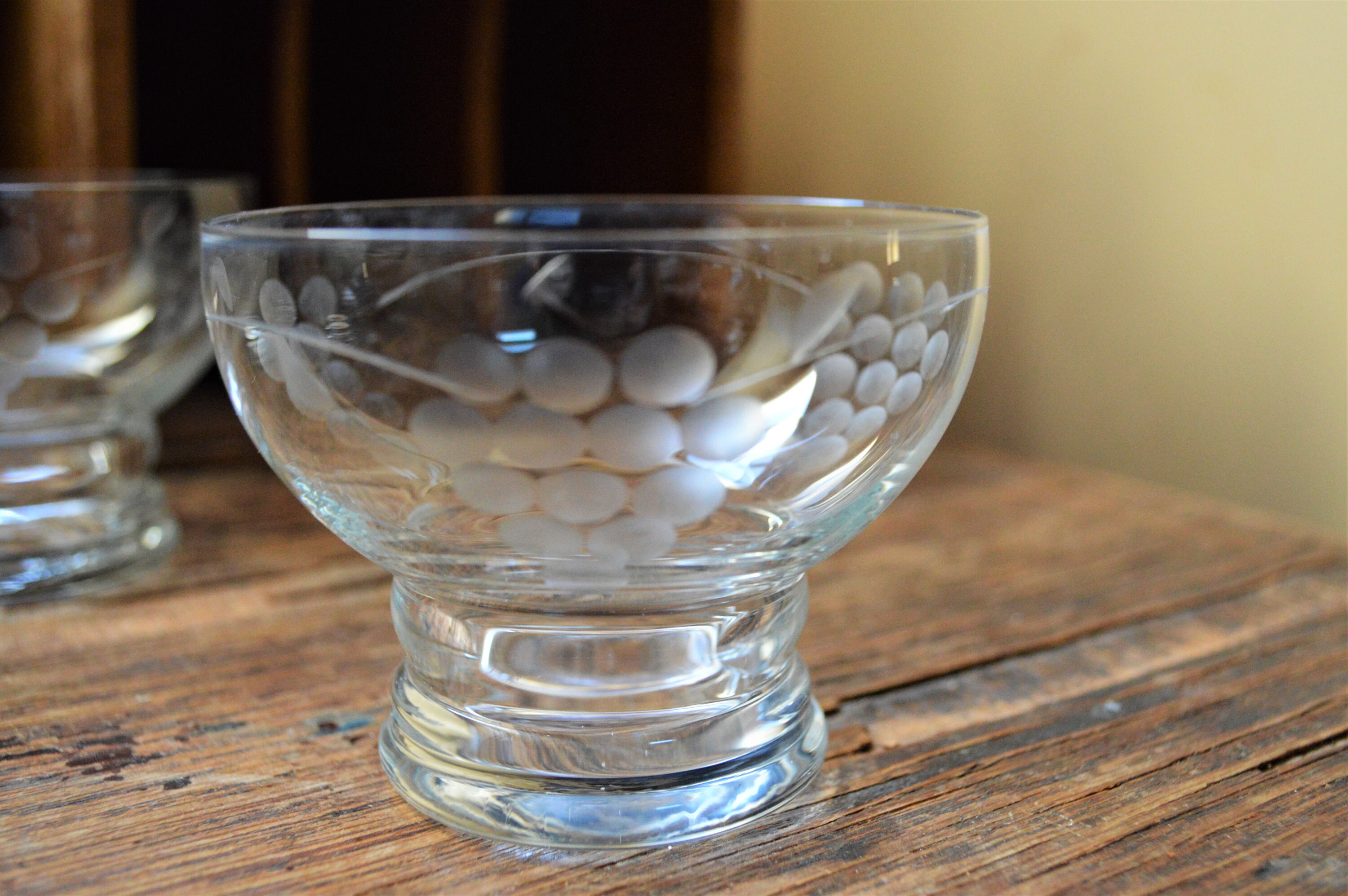 Français Verres à Champagne, Décor de Raisin Gravé, Tasses Ensemble 7 Tasses, Milieu Du Siècle