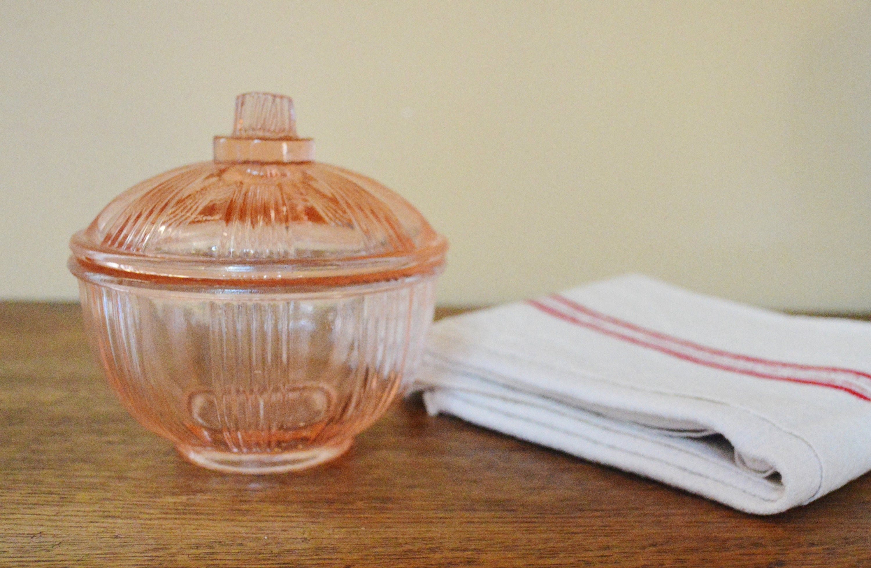 Français Plat de Vanité Rose avec Couvercle, Verre Art Déco, Bol Coiffeuse, Rangement Chambre à Couc