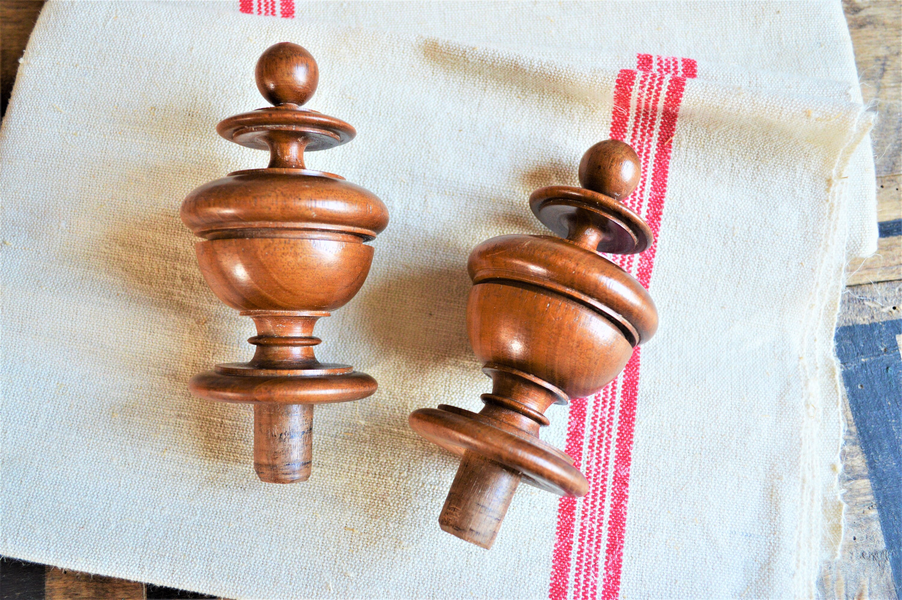 Français Finials en Bois, Une Paire, Décoration de Meubles, d'extrémité, Français Maison Campagne, B