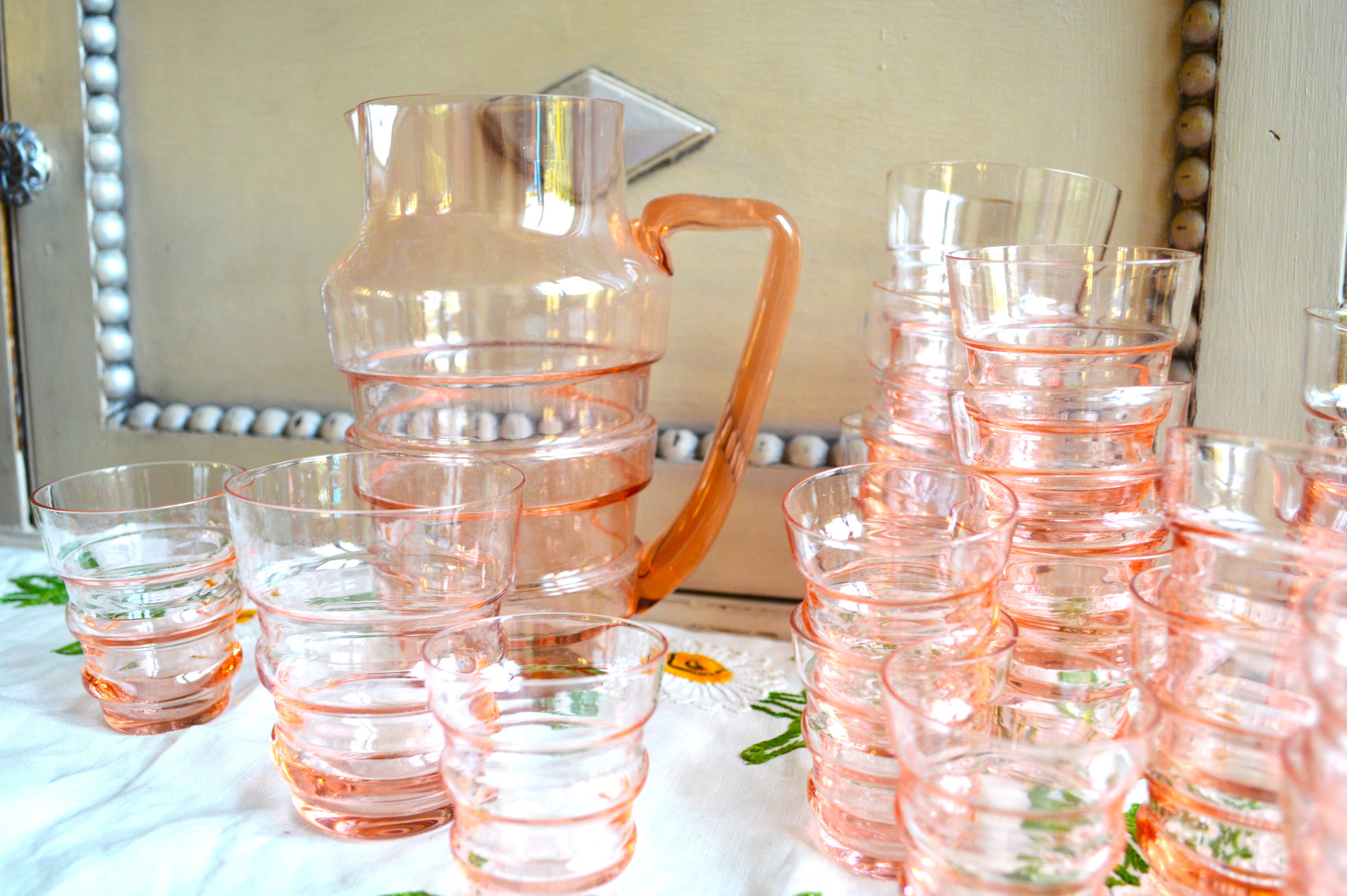 Pichet Rose et Verres à Vin, Verrerie Rustique, 3 Tailles de Verres, Français Bar, Style Ferme