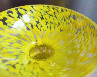 60s Vintage yellow Space Age 花器 レトロ 陶器 明るい黄色のヴィンテージ OP ART Space Age 燭台またはガラス製の花瓶