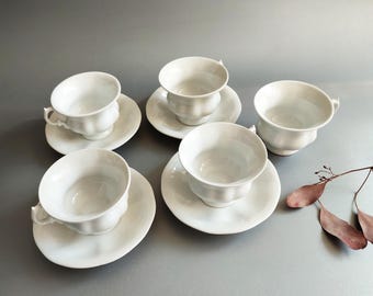 Antique Baroque Coffee, Tea, and Cocoa Cups and Saucers with Foot, Porcelain, White, 1830-1880, Pumpkin Shape in White